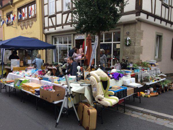 Charity-Team Mnnerstadt anllich Schutzengelmarkt wieder erfolgreich